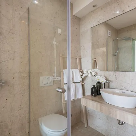 Unique Royal With Panoramic Swimming Pool *