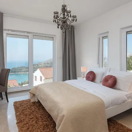Σπίτι διακοπών Unique Royal With Panoramic Swimming Pool *