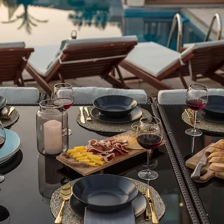 Σπίτι διακοπών Unique Royal With Panoramic Swimming Pool Mlini