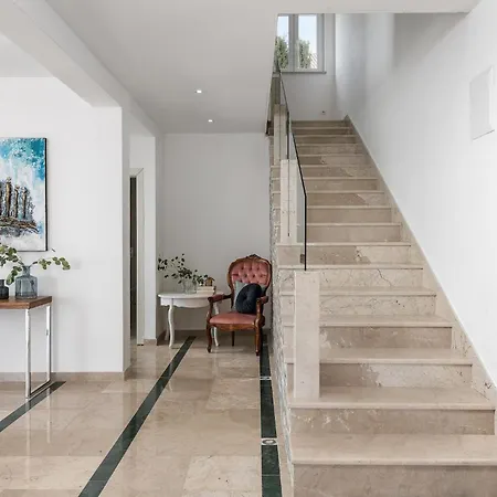 Σπίτι διακοπών Unique Royal With Panoramic Swimming Pool Mlini